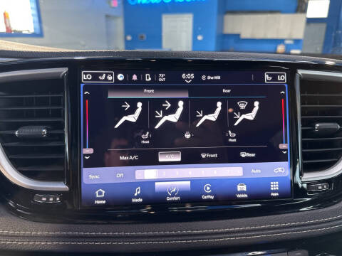 2024 Chrysler Pacifica Touring