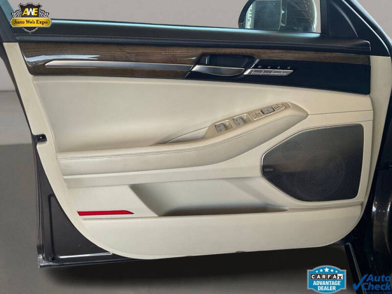 2017 Genesis G90