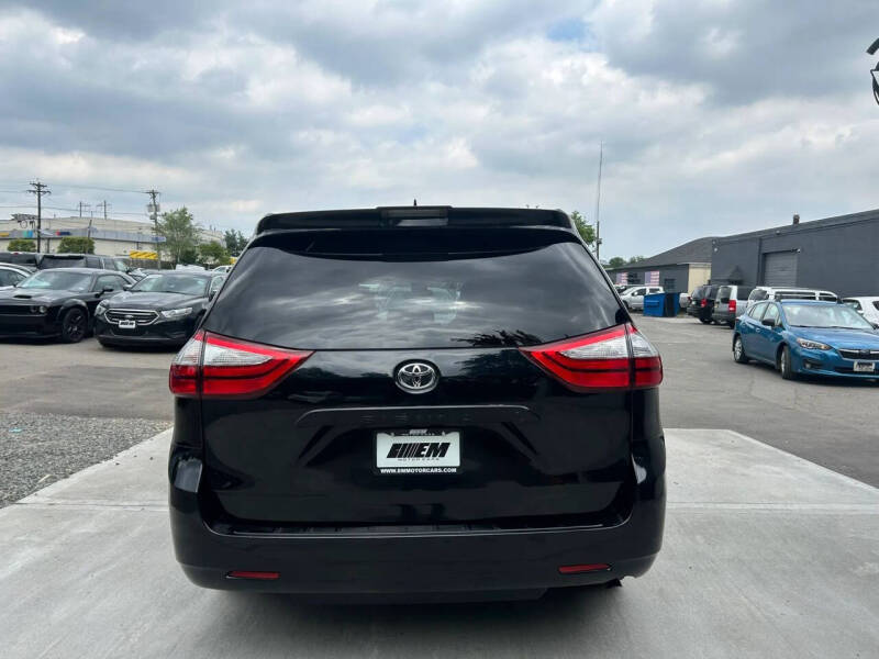 2019 Toyota Sienna L 7-Passenger