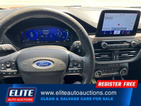 2020 Ford Escape Hybrid Titanium