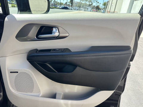 2018 Chrysler Pacifica Hybrid Limited