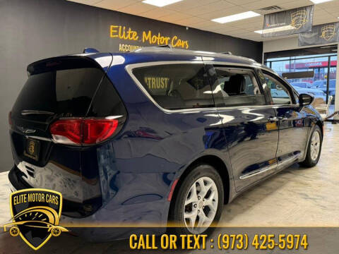 2017 Chrysler Pacifica Touring-L Plus