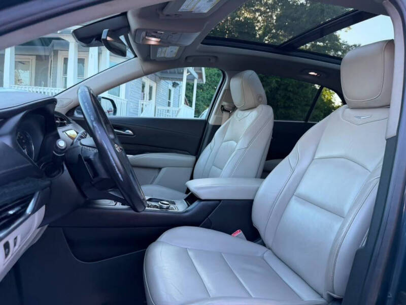2019 Cadillac XT4 Premium Luxury