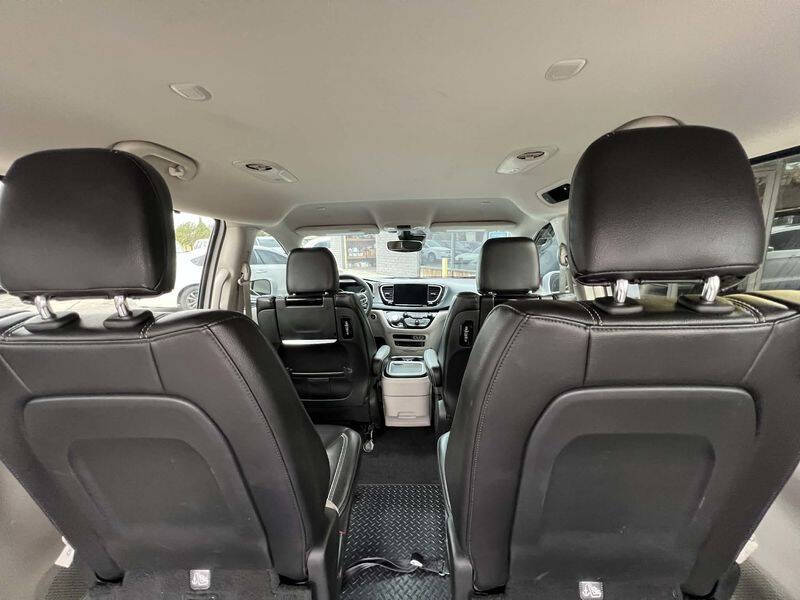 2022 Chrysler Pacifica Touring L