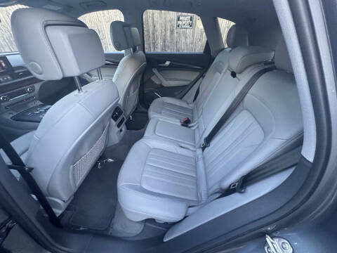 2020 Audi Q5 quattro Titanium Premium 45 TFSI