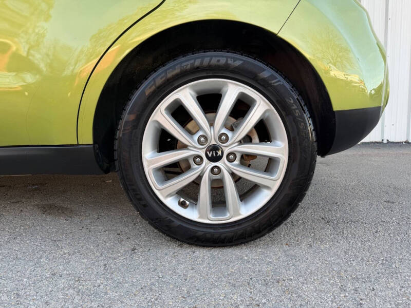 2017 Kia Soul +