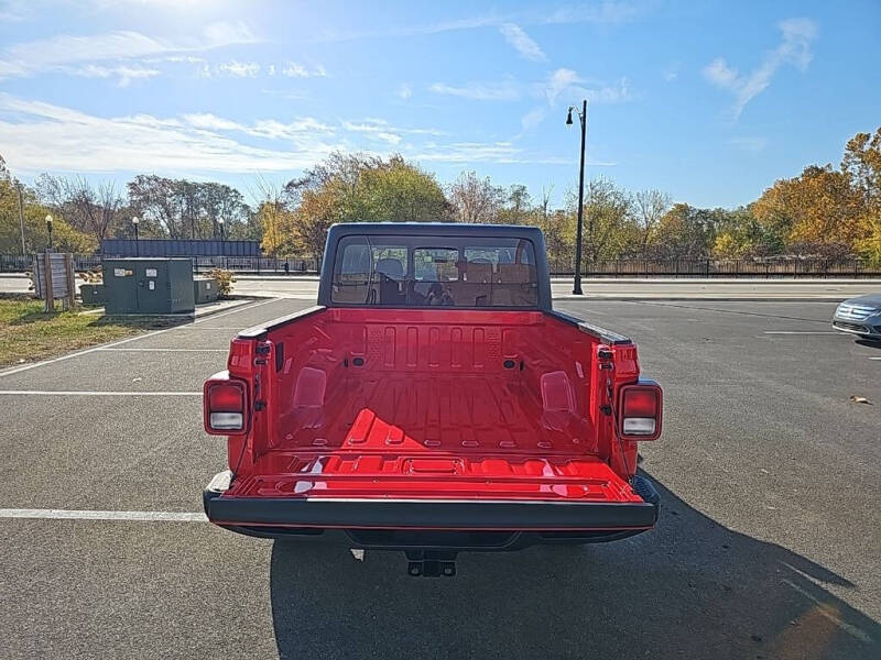 2026 Jeep Gladiator Sport