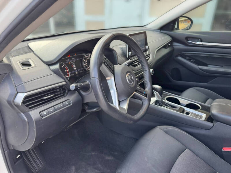 2021 Nissan Altima 2.5 SV