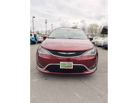 2017 Chrysler Pacifica Touring Plus