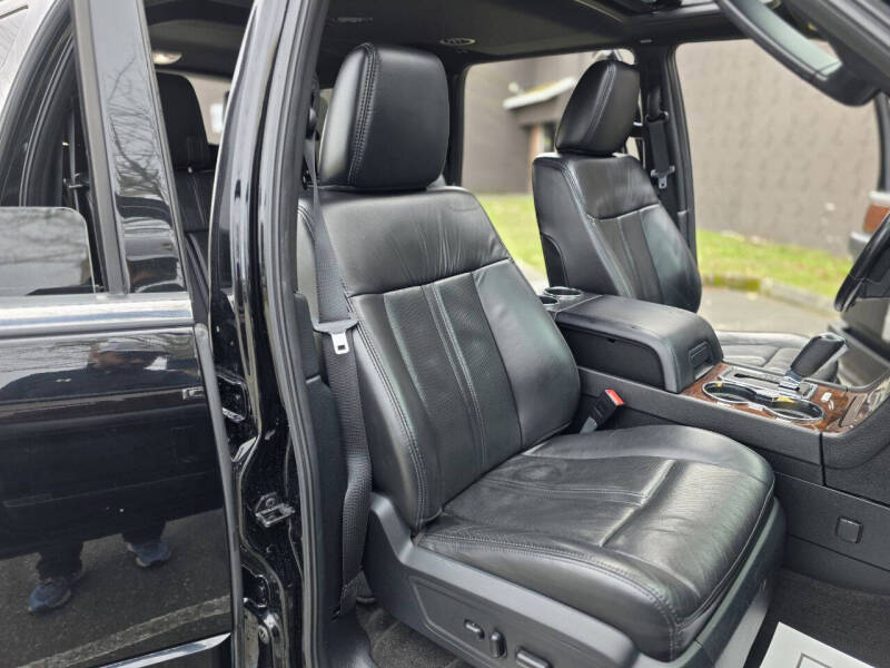 2016 Lincoln Navigator Select