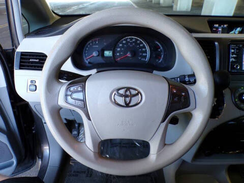 2012 Toyota Sienna LE 7-Passenger