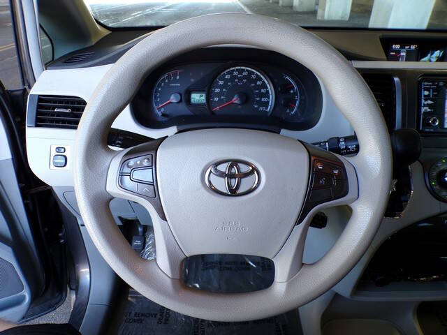2012 Toyota Sienna LE 7-Passenger