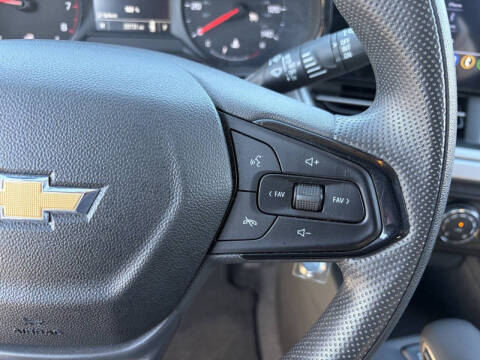 2025 Chevrolet Trax LS