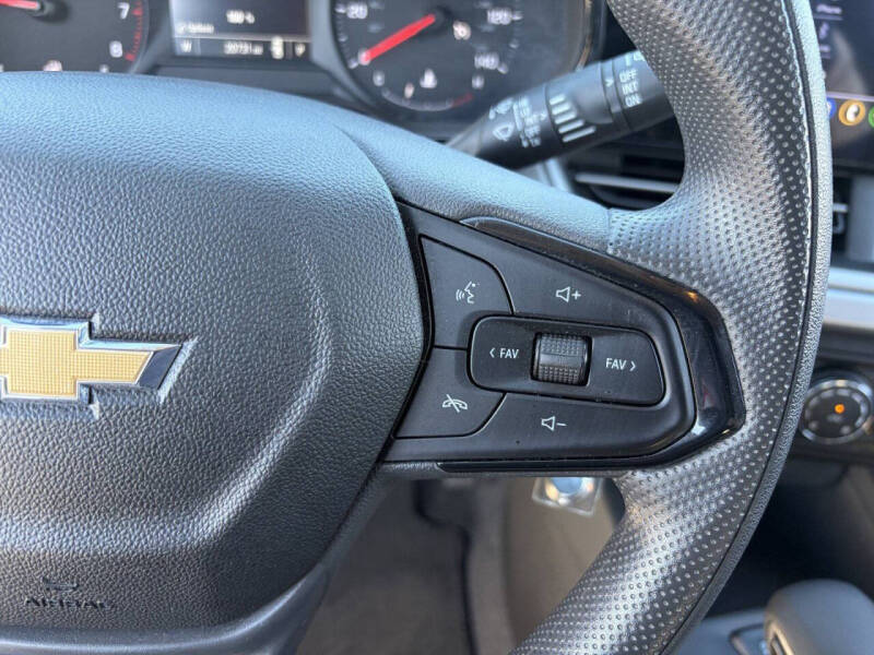 2025 Chevrolet Trax LS