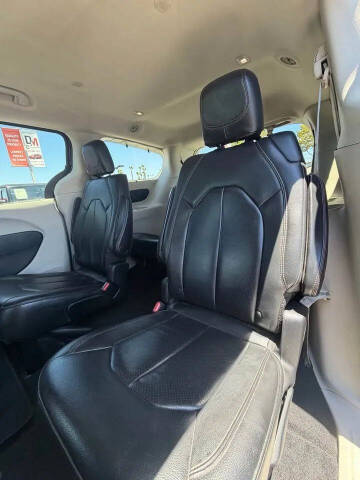 2017 Chrysler Pacifica Touring-L Plus