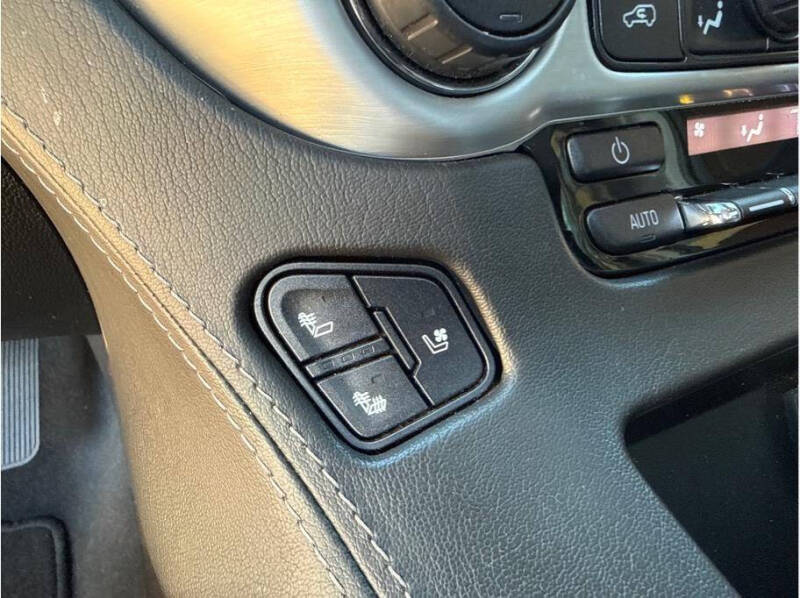 2020 GMC Yukon XL SLT