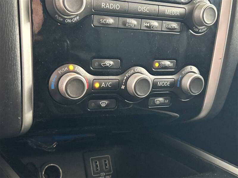 2018 Nissan Pathfinder SV