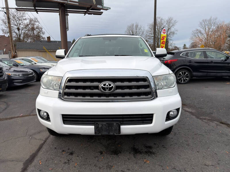 2016 Toyota Sequoia SR5
