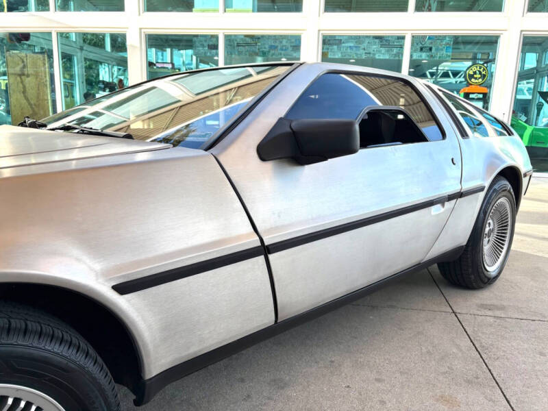 1981 DeLorean DMC-12