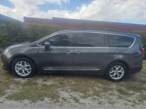 2017 Chrysler Pacifica Touring Plus