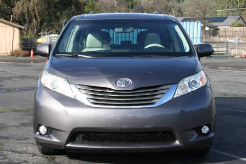 2014 Toyota Sienna XLE 7-Passenger