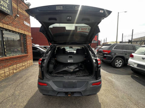 2016 Jeep Cherokee Sport