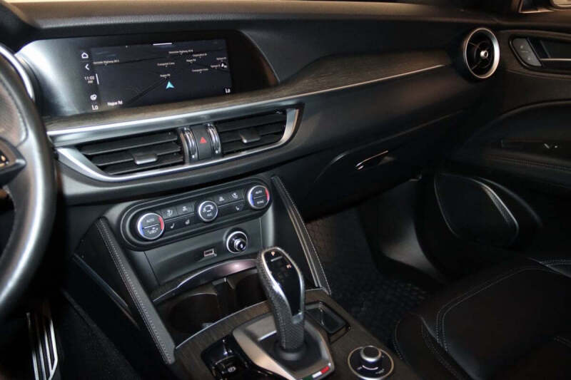 2022 Alfa Romeo Stelvio Ti