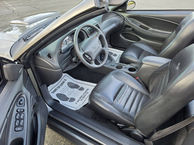 2002 Ford Mustang GT Deluxe