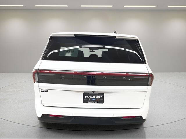 2027 Lincoln Navigator L Reserve
