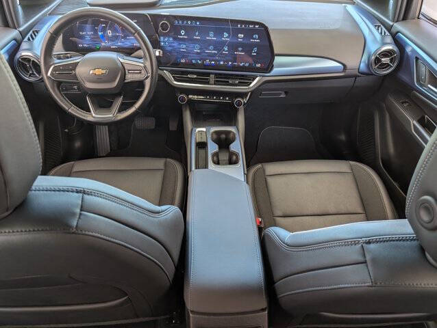2025 Chevrolet Equinox EV LT 2