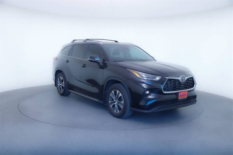 2024 Toyota Highlander LE