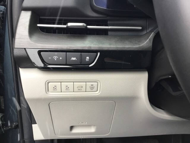 2024 Kia Carnival SX