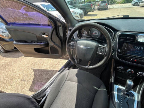 2012 Chrysler 200 LX