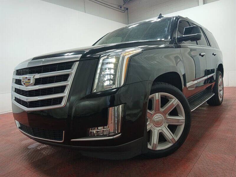 2016 Cadillac Escalade Luxury Collection