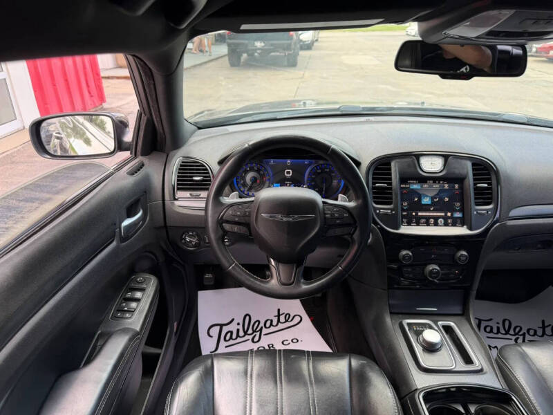 2016 Chrysler 300