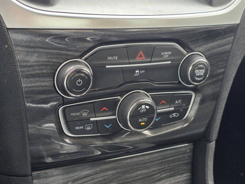 2019 Chrysler 300 Touring