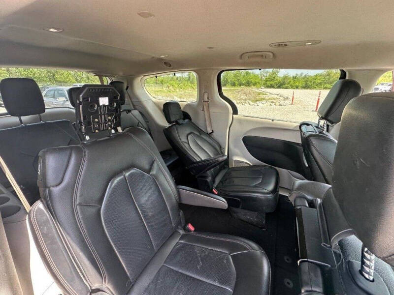 2017 Chrysler Pacifica Touring-L Plus