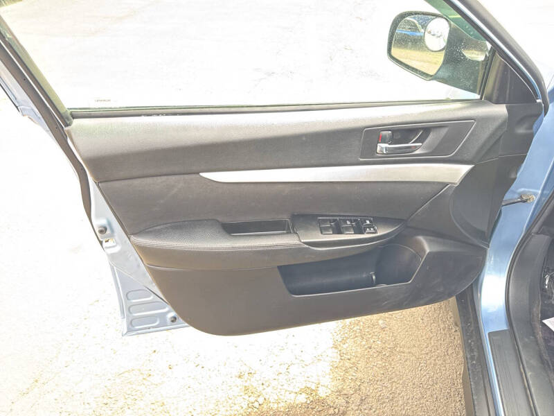2010 Subaru Outback 2.5i Premium