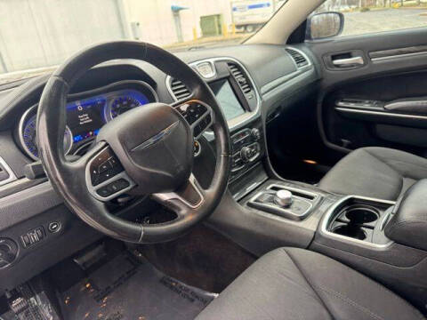 2018 Chrysler 300 Touring