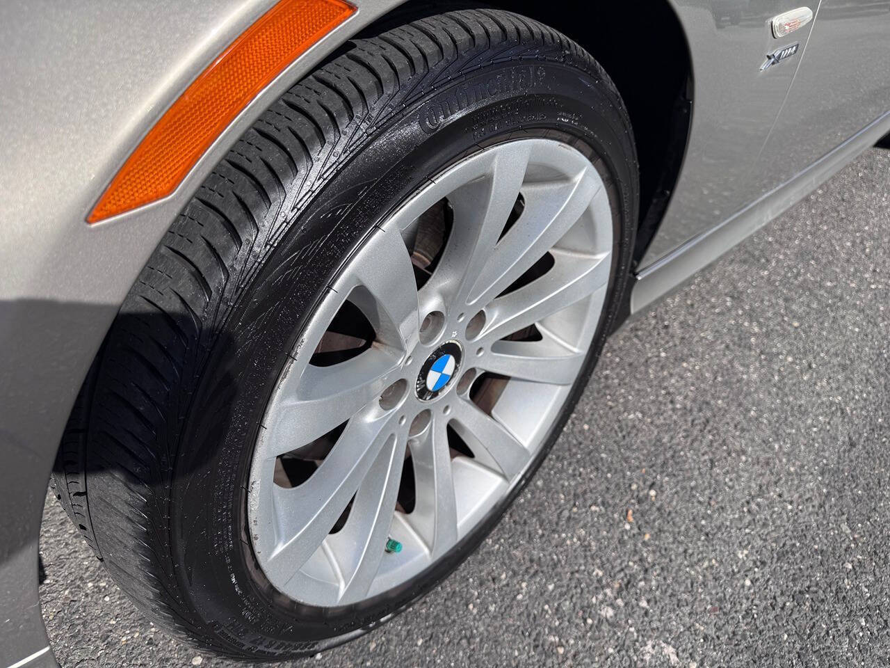 2011 BMW 3 Series 27