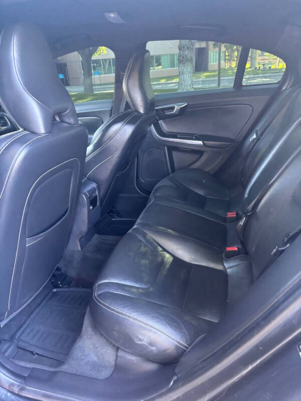 2015 Volvo S60 T6 Drive-E Platinum