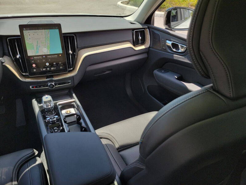 2026 Volvo XC60 B5 Ultra