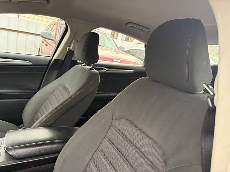 2020 Ford Fusion SE