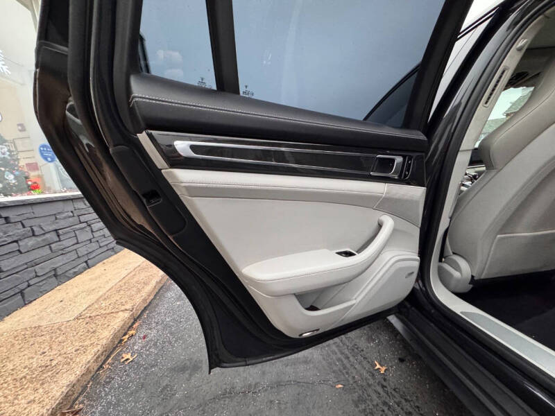 2017 Porsche Panamera Turbo