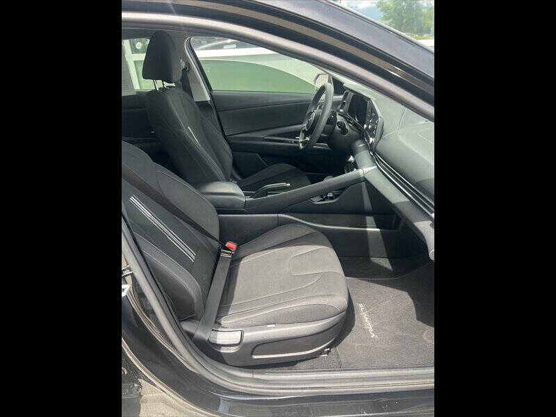 2022 Hyundai Elantra SEL