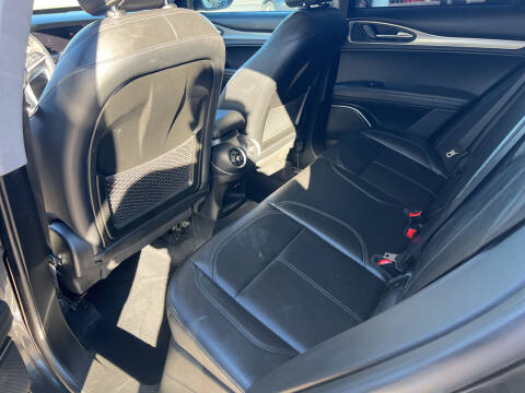 2018 Alfa Romeo Stelvio Sport