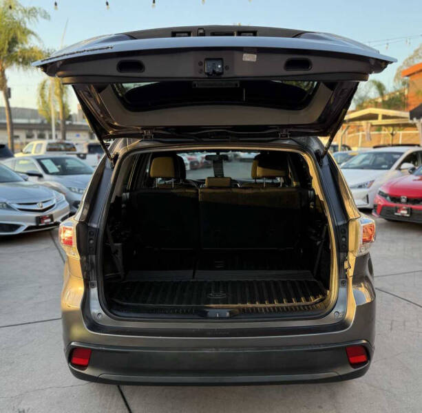 2016 Toyota Highlander LE