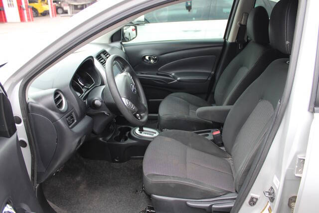 2019 Nissan Versa SV