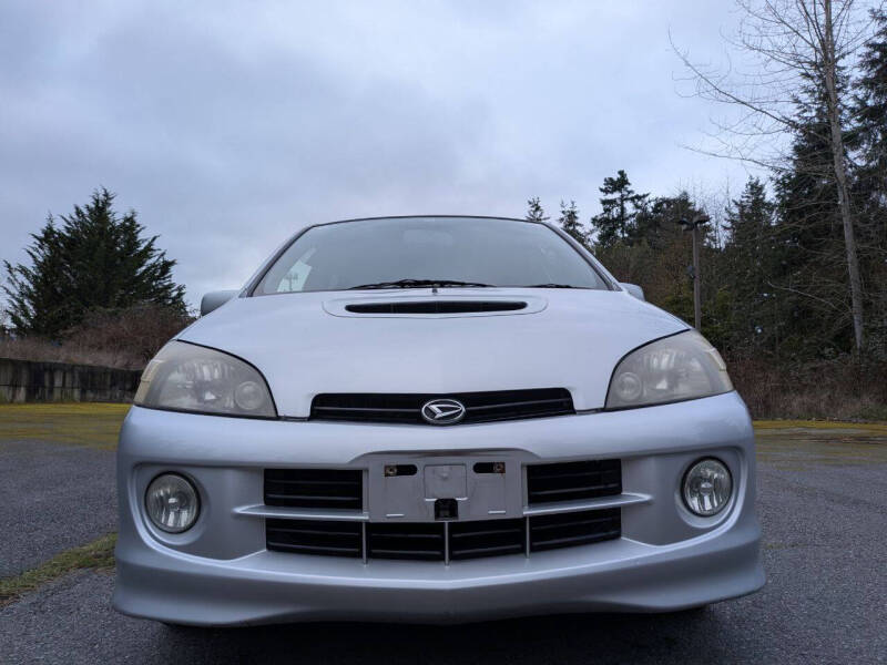 2000 Daihatsu YRV