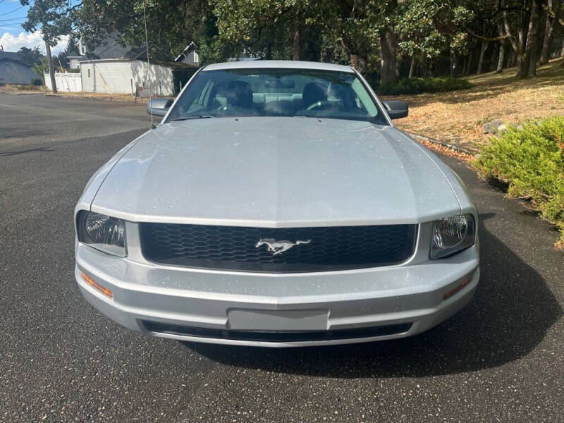2007 Ford Mustang V6 Deluxe